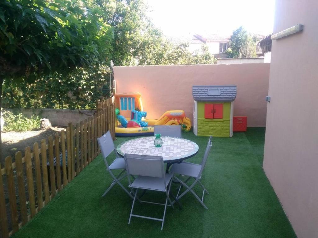 Appartement 60M2 Rdc Avec Jardin Saint-Génis Exteriér fotografie